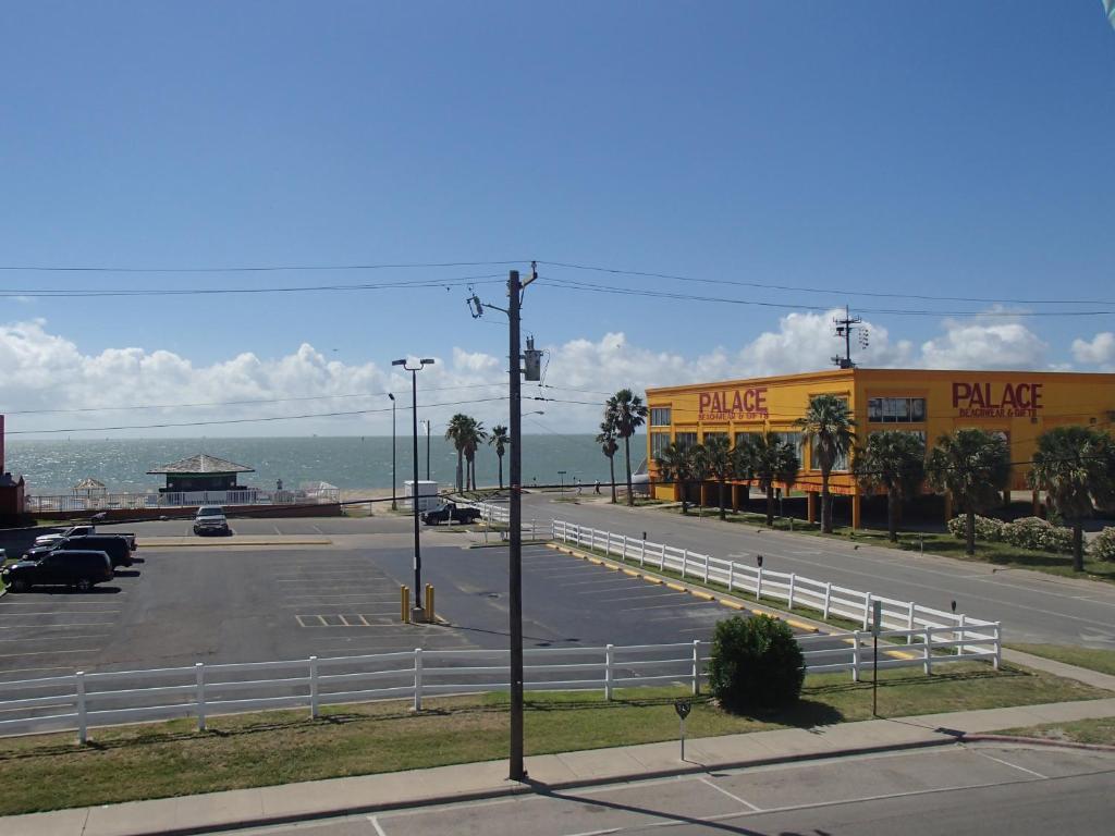 Regency Inn Motel By The Beach Corpus Christi Bagian luar foto